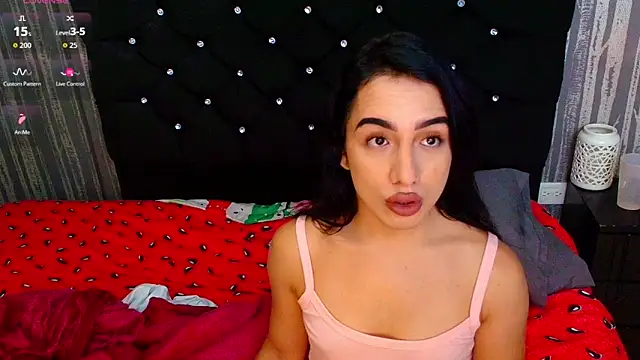 Alicee Moonn online show from April 2026 12:02:01 PM