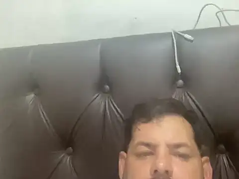 Snapshot of Almir10 chatting on April 2026 07:23:01 PM Almir10 online show from April 2026 07:23:01 PM