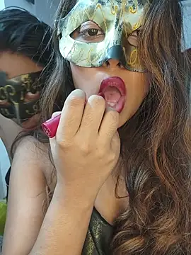 sam honey5 online show from December 2025 05:18:02 PM