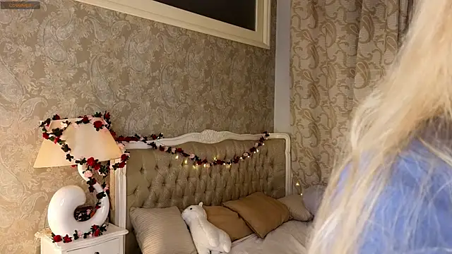 Emma Frosty online show from November 2025 07:58:01 PM