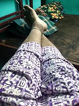 Villageanuty online show from February 2026 04:28:02 PM