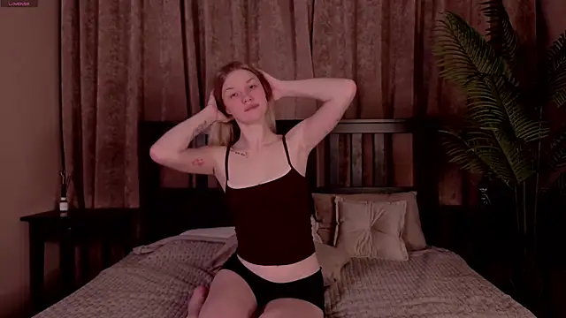 ChristyMarshall online show from April 2026 07:58:02 PM