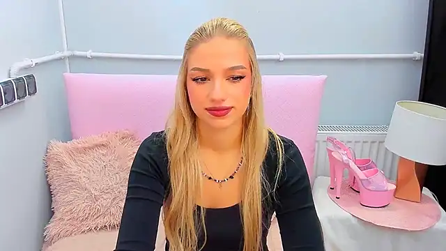 Snapshot of EvetteRose chatting on October 2025 03:13:01 PM EvetteRose online show from October 2025 03:13:01 PM