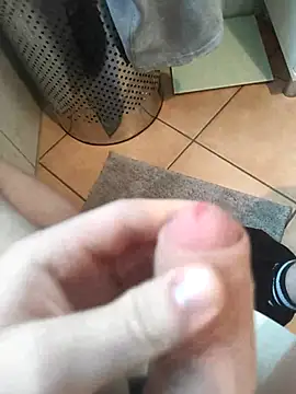 Snapshot of Monsterboy18 chatting on October 2025 02:40:01 PM Monsterboy18 online show from October 2025 02:40:01 PM