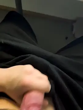 Snapshot of Monsterboy18 chatting on December 2025 09:57:01 PM Monsterboy18 online show from December 2025 09:57:01 PM