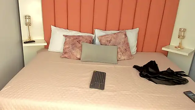 SamayRyann online show from April 2026 02:15:02 PM