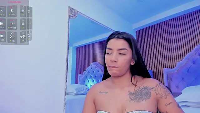 SelenaStonne online show from November 2025 07:47:02 PM