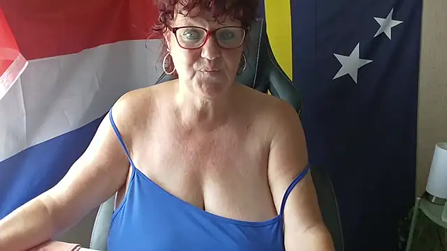 Snapshot of -Curvy- chatting on June 2026 09:06:02 AM -Curvy- online show from June 2026 09:06:02 AM
