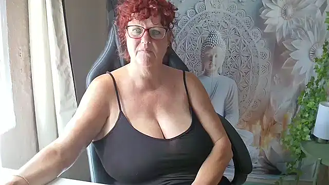 Snapshot of -Curvy- chatting on July 2026 09:29:02 AM -Curvy- online show from July 2026 09:29:02 AM
