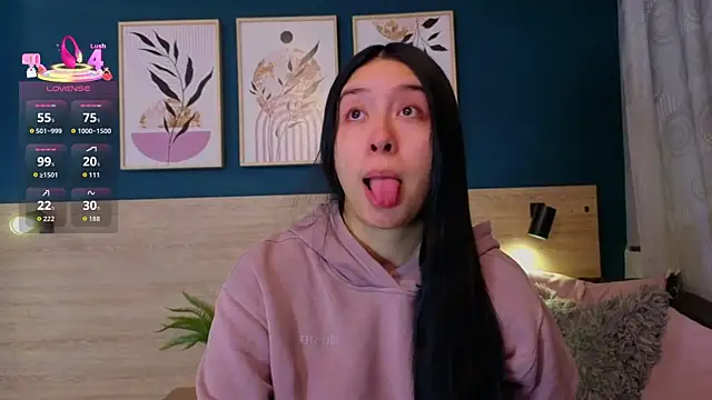 Snapshot of SarahMiler_ chatting on March 2026 11:46:02 AM SarahMiler online show from March 2026 11:46:02 AM