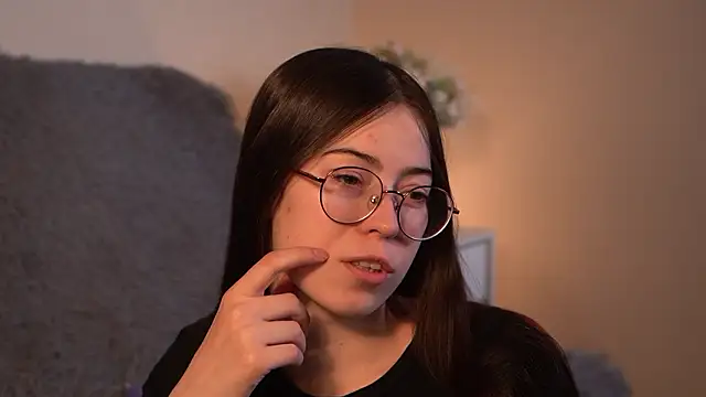 ywixos online show from February 2026 01:49:02 PM