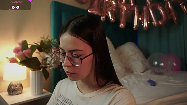 ywixos online show from February 2026 03:01:01 PM