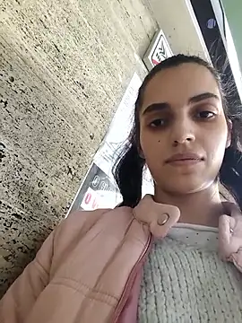 Snapshot of SweetMelodyZ chatting on November 2025 01:56:02 PM SweetMelodyZ online show from November 2025 01:56:02 PM