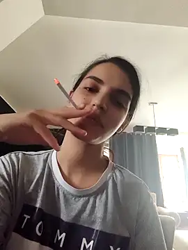 Snapshot of SweetMelodyZ chatting on November 2025 10:32:02 AM SweetMelodyZ online show from November 2025 10:32:02 AM