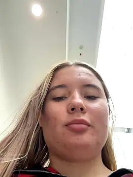 Snapshot of StephanieMur chatting on September 2025 06:24:02 AM StephanieMur online show from September 2025 06:24:02 AM