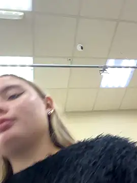 Snapshot of StephanieMur chatting on September 2025 06:02:02 AM StephanieMur online show from September 2025 06:02:02 AM