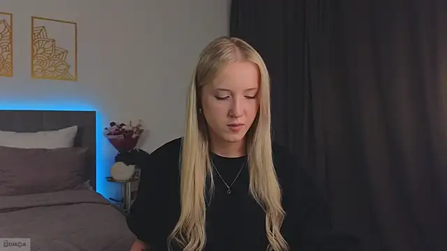 Adele Armas online show from October 2025 10:52:02 PM