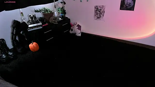 kattusauruss online show from October 2025 02:14:02 PM