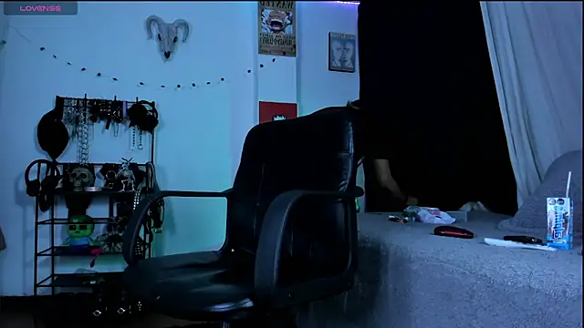 kattusauruss online show from April 2026 01:33:01 AM