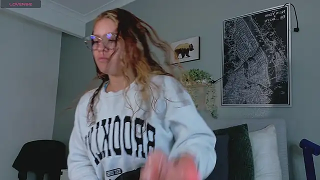 BelaMiller  online show from October 2025 11:42:01 AM