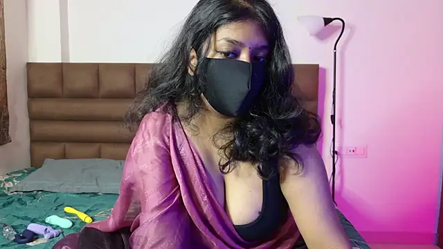 Snapshot of Gulaboo100 chatting on September 2025 06:19:02 AM Gulaboo100 online show from September 2025 06:19:02 AM