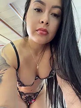 Snapshot of CrisMarulanda chatting on April 2026 02:06:01 PM CrisMarulanda online show from April 2026 02:06:01 PM