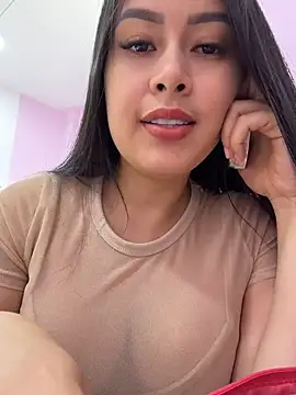 Snapshot of CrisMarulanda chatting on May 2026 05:07:01 PM CrisMarulanda online show from May 2026 05:07:01 PM