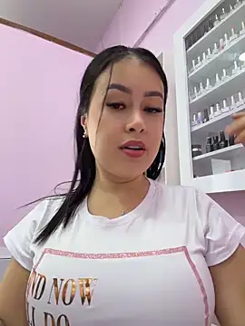 Snapshot of CrisMarulanda chatting on May 2026 04:48:01 PM CrisMarulanda online show from May 2026 04:48:01 PM