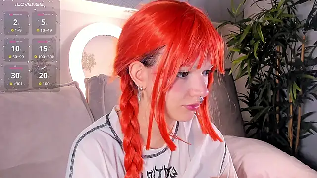 Molly Platt online show from December 2025 09:18:01 AM