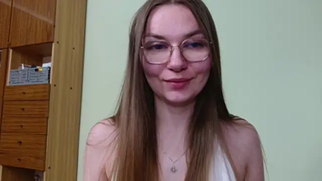LooveELLYx online show from July 2026 09:22:01 PM