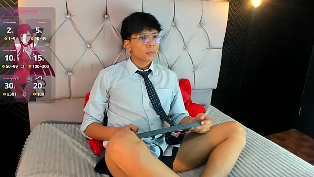 Snapshot of Thiago_Kozak chatting on September 2025 12:53:01 PM Thiago Kozak online show from September 2025 12:53:01 PM