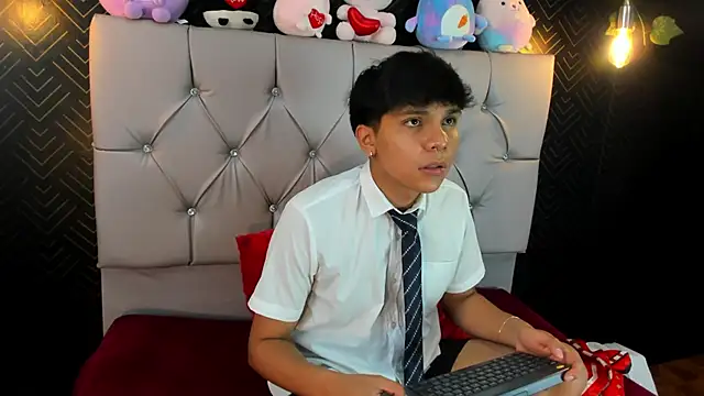 Snapshot of Thiago_Kozak chatting on September 2025 01:27:02 PM Thiago Kozak online show from September 2025 01:27:02 PM