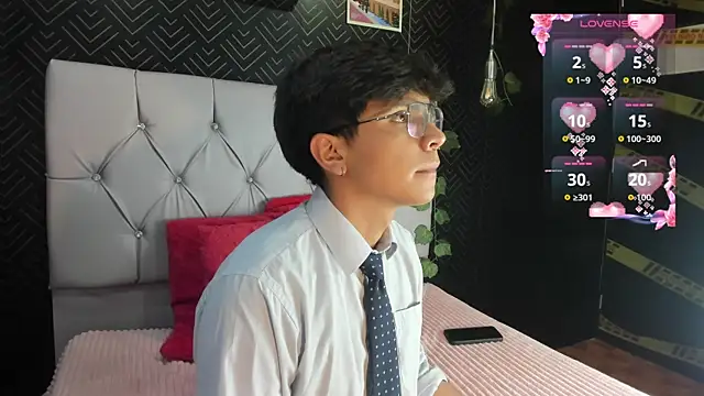 Snapshot of Thiago_Kozak chatting on October 2025 12:50:01 PM Thiago Kozak online show from October 2025 12:50:01 PM