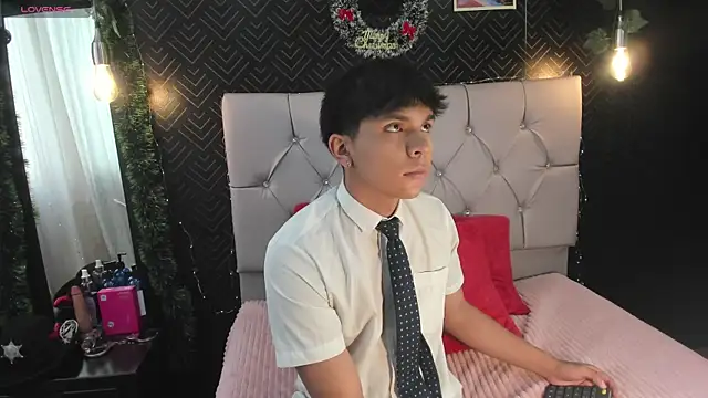 Snapshot of Thiago_Kozak chatting on November 2025 12:59:03 PM Thiago Kozak online show from November 2025 12:59:03 PM