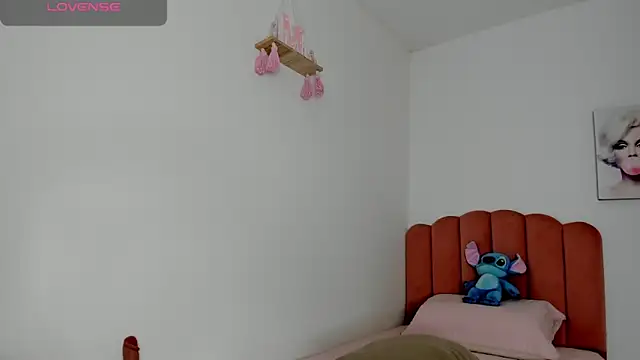julieth sanzz online show from May 2026 02:04:01 PM
