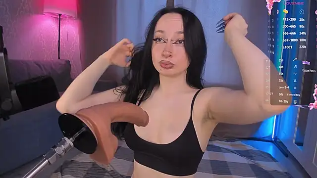 Juicy Vikki online show from March 2026 11:13:01 AM