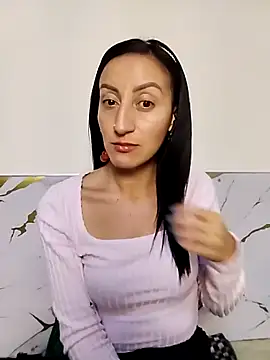 Snapshot of Oriana111 chatting on May 2026 03:45:02 AM Oriana111 online show from May 2026 03:45:02 AM