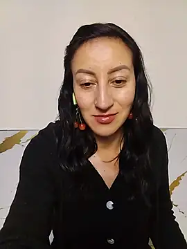Snapshot of Oriana111 chatting on May 2026 01:14:02 AM Oriana111 online show from May 2026 01:14:02 AM