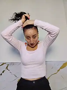 Snapshot of Oriana111 chatting on May 2026 01:36:01 AM Oriana111 online show from May 2026 01:36:01 AM