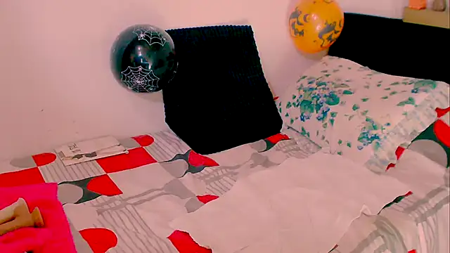 Kendraline1 online show from October 2025 09:15:02 PM