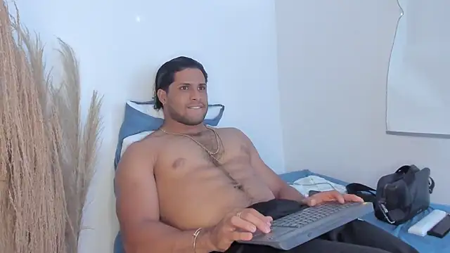 Evansdark1 online show from February 2026 10:22:01 PM