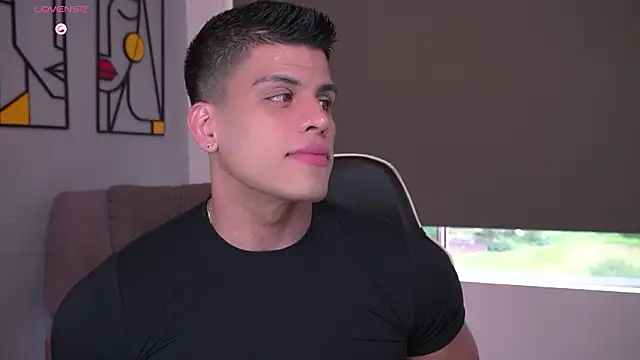 Snapshot of tyler_muscle1 chatting on February 2026 10:13:01 PM tyler muscle1 online show from February 2026 10:13:01 PM