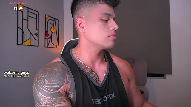 Snapshot of tyler_muscle1 chatting on March 2026 03:44:02 AM tyler muscle1 online show from March 2026 03:44:02 AM