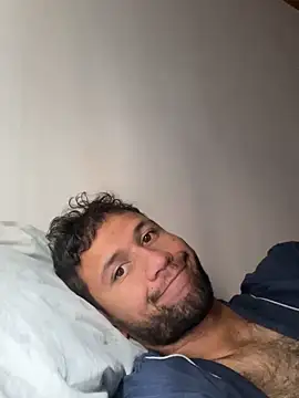 Michaell Spinelly online show from September 2025 03:15:01 PM