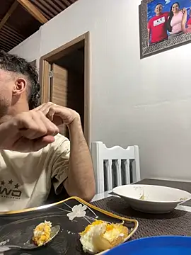 Michaell Spinelly online show from November 2025 03:05:01 AM