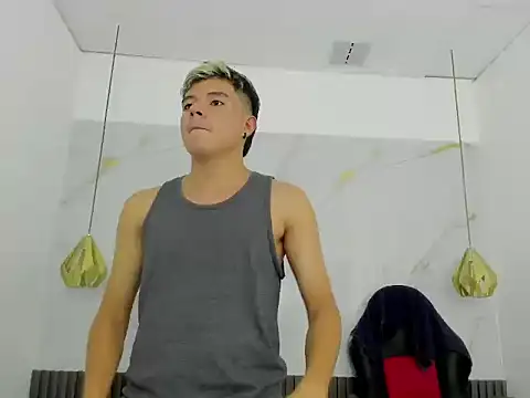 AndyFame1 online show from March 2026 06:48:01 PM