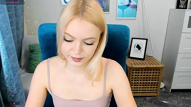 Snapshot of KatherineePierce chatting on May 2026 03:52:02 PM KatherineePierce online show from May 2026 03:52:02 PM