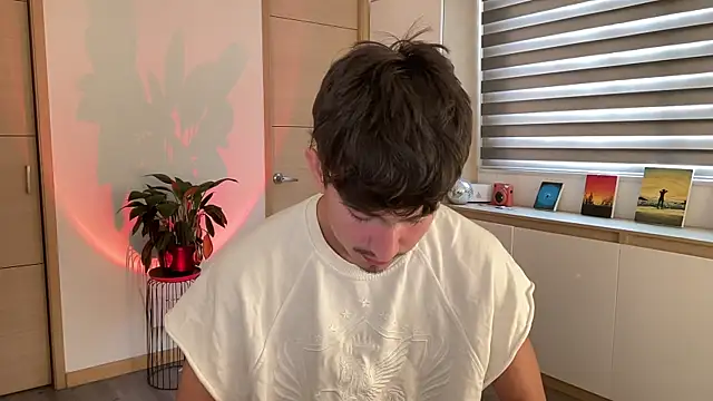 sweettaaron01 online show from October 2025 05:26:02 PM