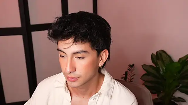 sweettaaron01 online show from June 2026 01:28:02 AM