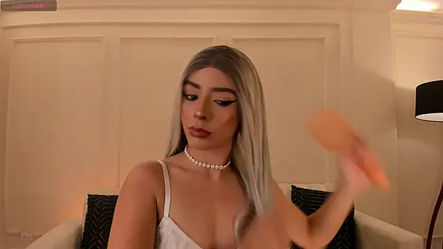 IsabellaMoreau online show from December 2025 07:22:01 PM